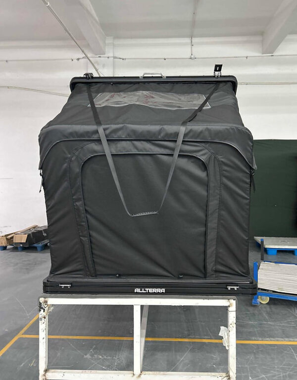 Retreat RT1 Rooftop Tent - Image 5
